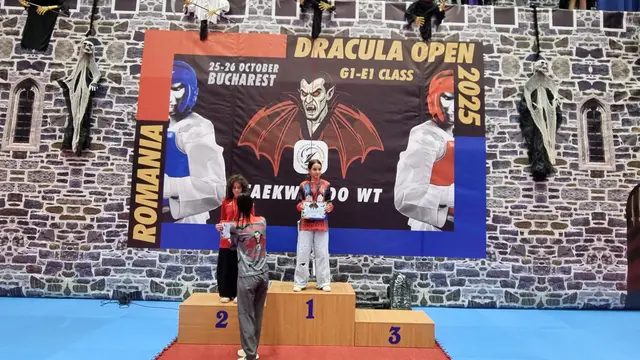 Aur Marina la Dracula Open